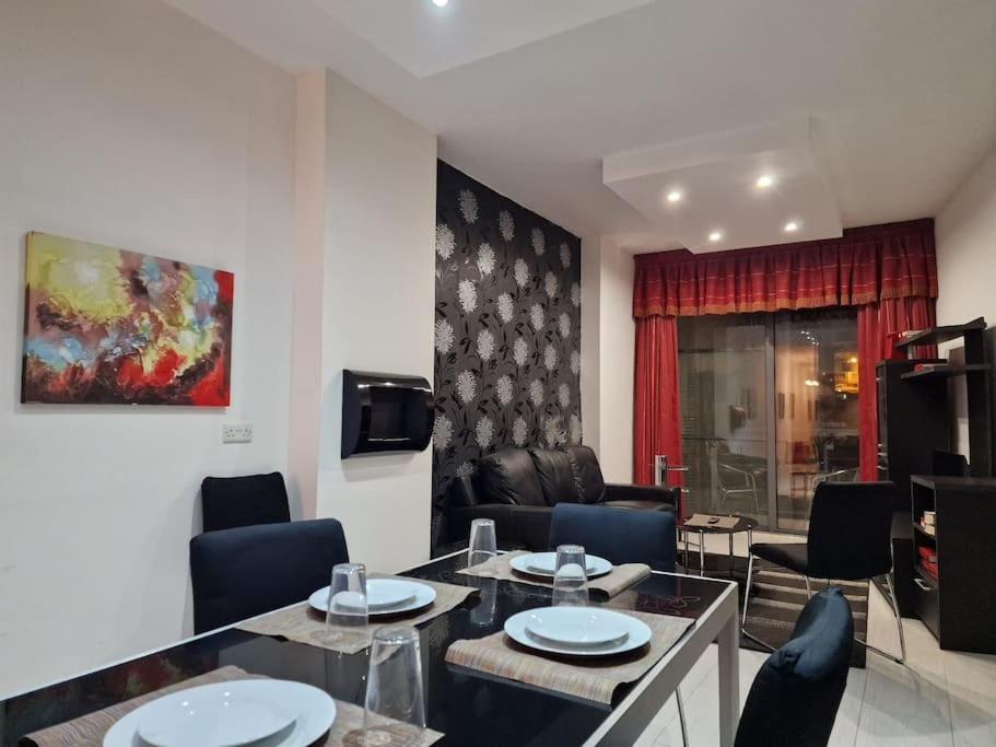 City Center Properties - Modern Two Bedroom Apartment With A Hot Tub And Amazing Location St. Paul's Bay Exterior foto