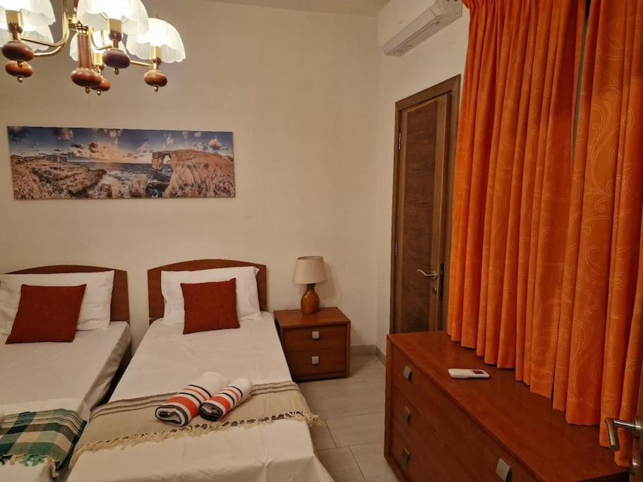 City Center Properties - Modern Two Bedroom Apartment With A Hot Tub And Amazing Location St. Paul's Bay Exterior foto